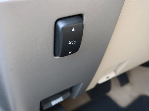 Used 2012 Ford Expedition XLT image 18