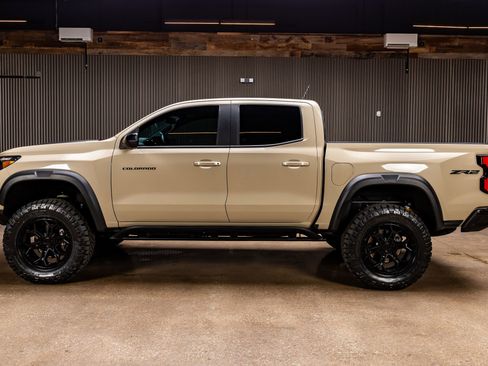 Used 2023 Chevrolet Colorado ZR2 w/ ZR2 Convenience Package III AWD/4WD image 6