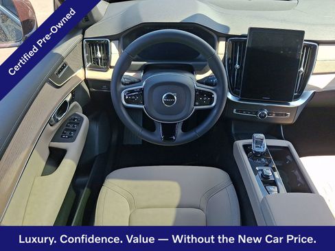 Certified 2025 Volvo XC90 B5 Core AWD/4WD image 12