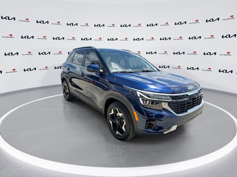 Certified 2024 Kia Seltos EX FWD image 2