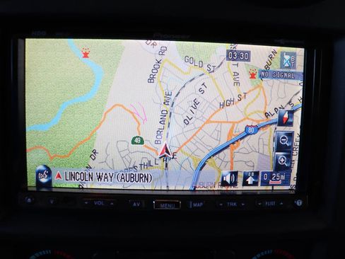 Used 2005 HUMMER H2 w/ Preferred Equipment Group image 32