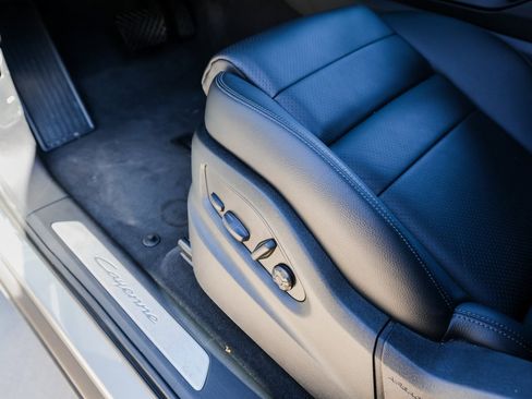 Certified 2025 Porsche Cayenne image 14
