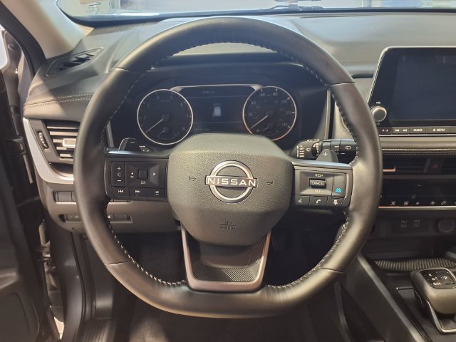 Used 2026 Nissan Rogue SV AWD/4WD image 5