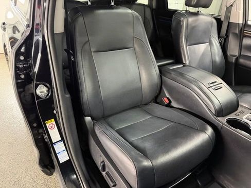 Used 2015 Toyota Highlander Limited Platinum image 28