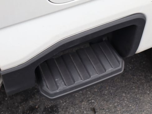 Used 2025 Ford F350 Lariat w/ Black Appearance Package image 40