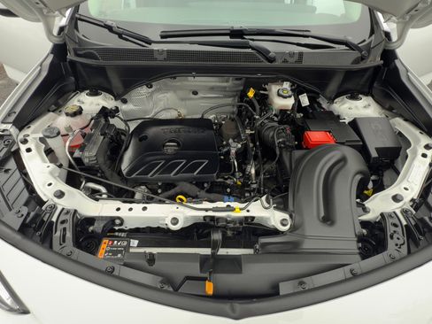 Used 2025 Buick Encore GX Sport Touring w/ Experience Buick Package image 9