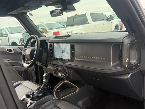 New 2025 Ford Bronco Badlands image 12