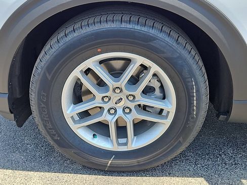 New 2026 Ford Explorer Active w/ Active Comfort Package RWD image 17