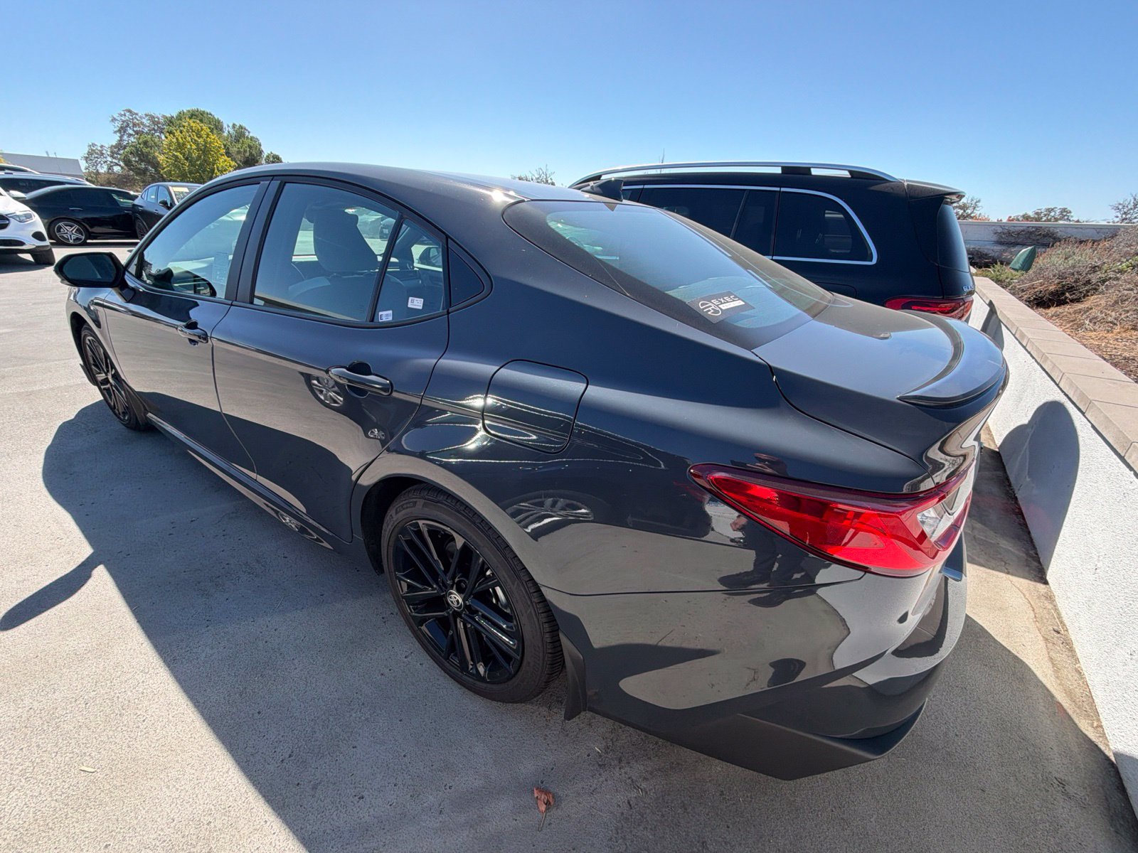 Used 2026 Toyota Camry SE w/ Convenience Package FWD image 4