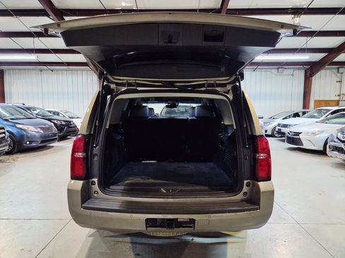 Used 2019 Chevrolet Tahoe 4WD w/ Enhanced Driver Alert Package image 20