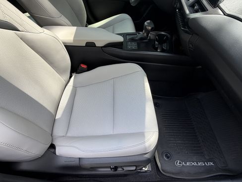 Used 2024 Lexus UX 250h F Sport FWD image 45