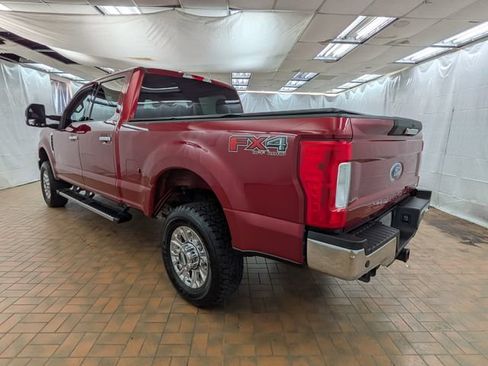 Used 2017 Ford F250 XLT w/ XLT Premium Package AWD/4WD image 5