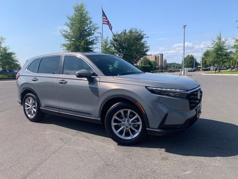 Used 2025 Honda CR-V EX image 2