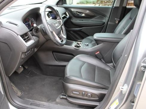 Used 2023 GMC Terrain SLT w/ Tech Package image 15