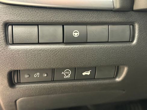 Used 2023 Nissan Rogue SL w/ SL Premium Package image 19