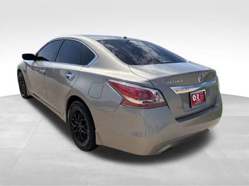 Used 2015 Nissan Altima 2.5 S w/ Power Driver Seat Package FWD image 7