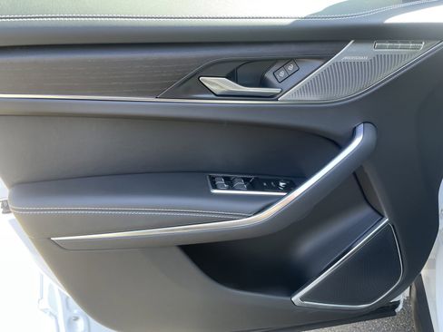 Used 2025 Jaguar F-PACE R-Dynamic S image 13