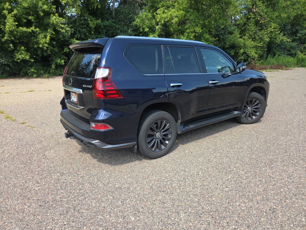 Used 2021 Lexus GX 460 Premium w/ Accessory Package AWD/4WD image 16