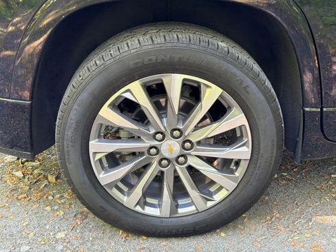 Used 2023 Chevrolet Traverse Premier w/ LPO, Floor Liner Package AWD/4WD image 7
