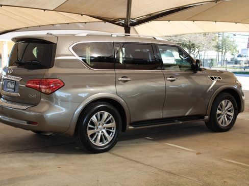 Used 2016 INFINITI QX80 w/ Driver's Assistance Package image 11