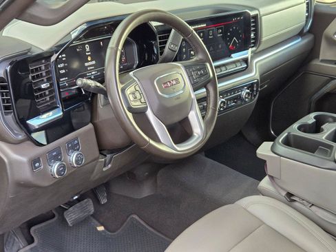 Used 2025 GMC Sierra 1500 SLT AWD/4WD image 10
