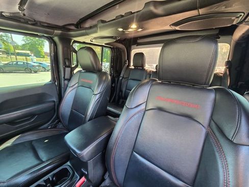 Used 2022 Jeep Gladiator Rubicon w/ Cold Weather Group AWD/4WD image 22