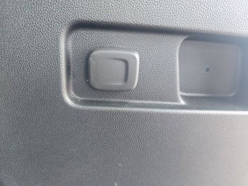 Used 2023 GMC Acadia SLT w/ Technology Package image 50