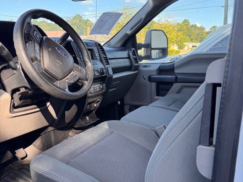 Used 2017 Ford F250 XL w/ Power Equipment Group AWD/4WD image 6