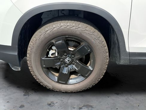 Used 2025 Honda Ridgeline Black Edition image 39