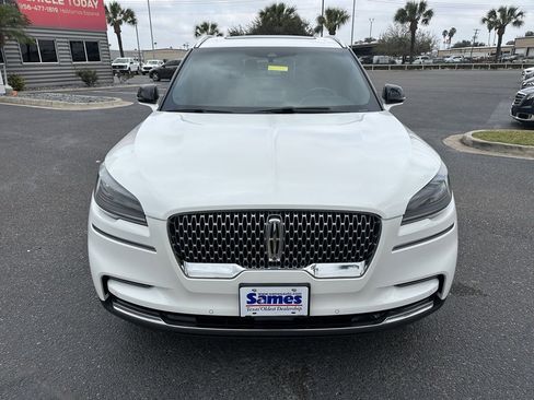 Used 2022 Lincoln Aviator Reserve w/ Elements Package Plus image 9