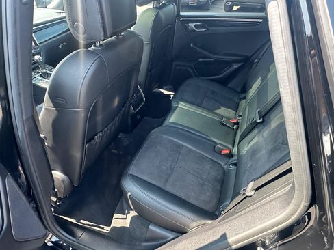 Used 2019 Porsche Macan AWD/4WD image 18