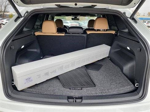 New 2026 Volkswagen Atlas Cross Sport SEL R-Line image 6