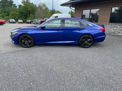 Used 2019 Honda Accord Sport image 3