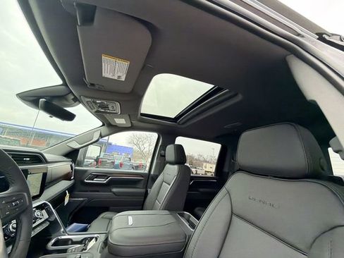 New 2026 GMC Sierra 2500 Denali w/ Denali Reserve Package image 18