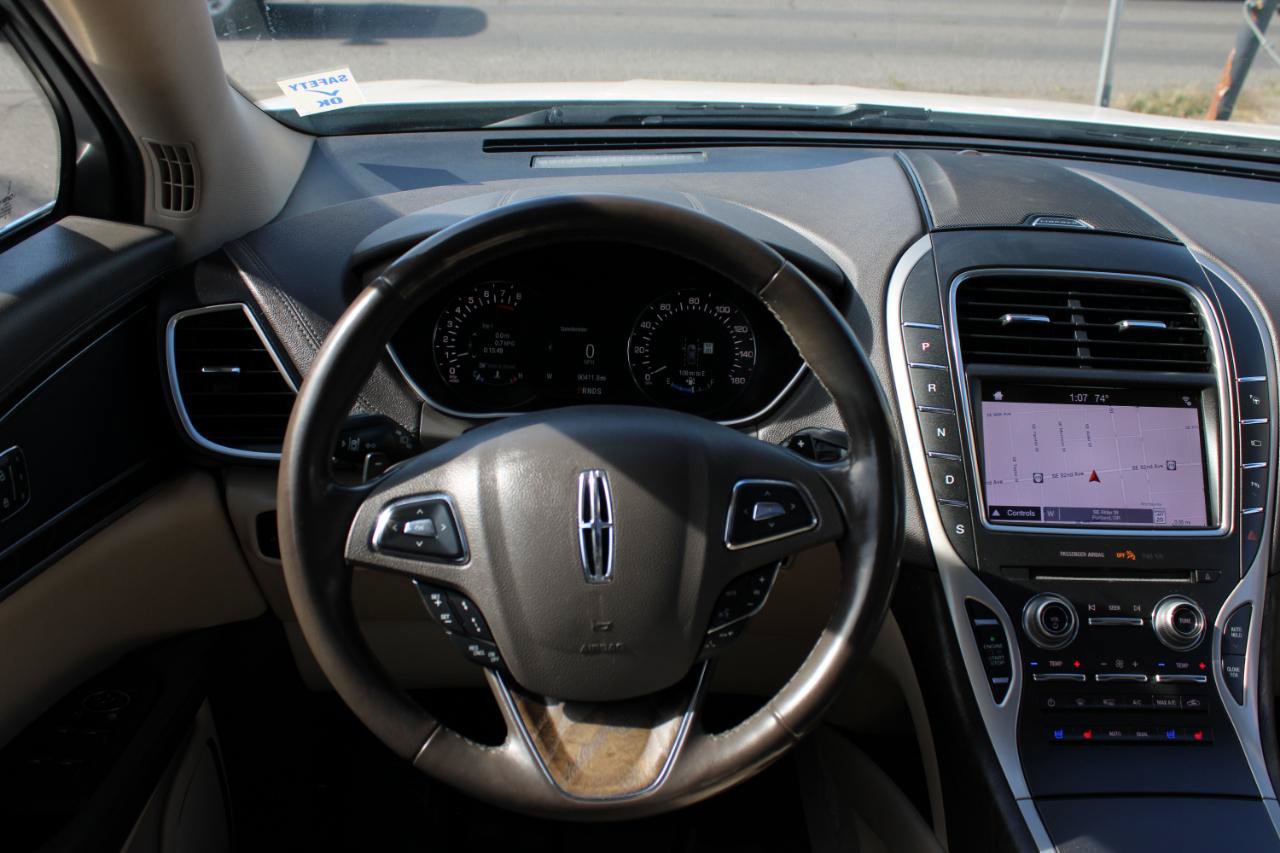 Used 2017 Lincoln MKX Reserve w/ Driver Assistance Package AWD/4WD image 10
