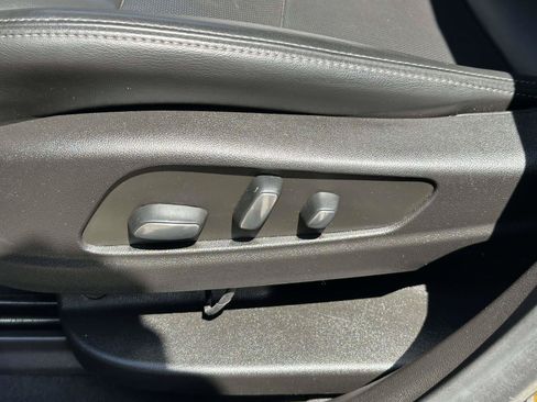 Used 2023 Cadillac XT6 Sport AWD/4WD image 16