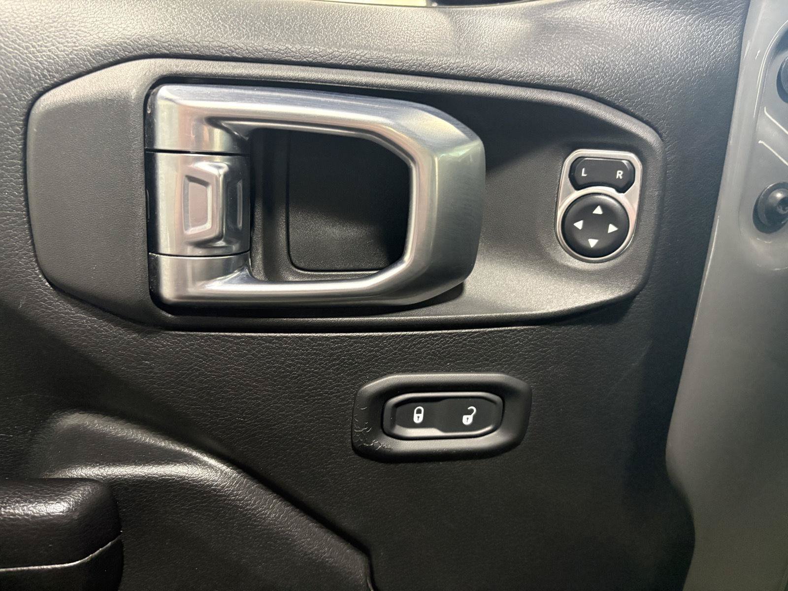 Used 2021 Jeep Wrangler Sport AWD/4WD image 25