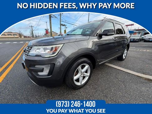 Used 2017 Ford Explorer XLT w/ Equipment Group 202A image 1