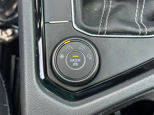 Certified 2022 Volkswagen Taos SEL AWD/4WD image 36