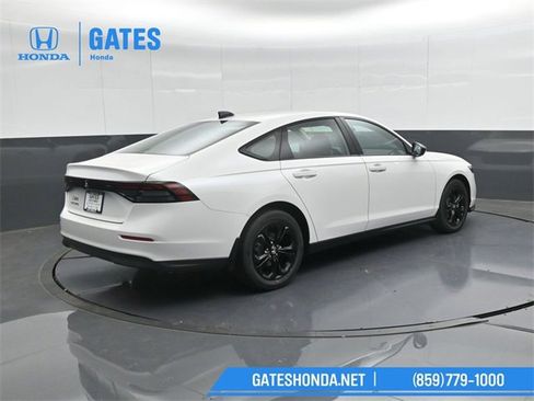 New 2025 Honda Accord SE image 2