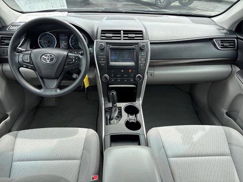 Used 2016 Toyota Camry LE FWD image 11