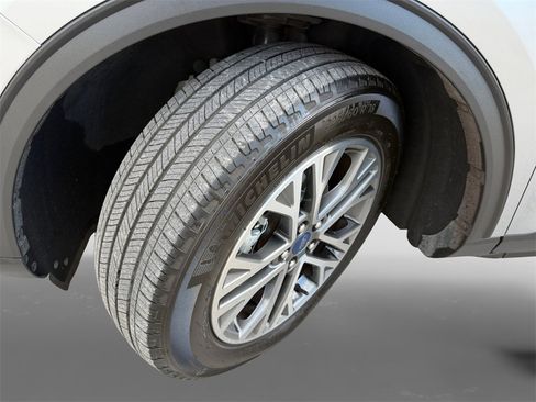 Used 2022 Ford Escape SEL w/ Technology Package image 10