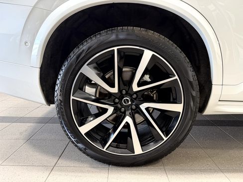Used 2024 Volvo XC90 B6 Ultimate w/ Protection Package AWD/4WD image 10