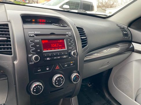 Used 2011 Kia Sorento 2WD image 15