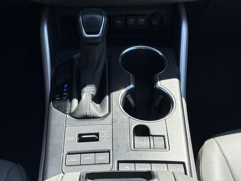 Used 2020 Toyota Highlander XLE image 13