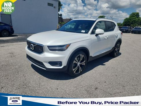 Used 2020 Volvo XC40 T4 Inscription w/ Protection Package Premier FWD image 1