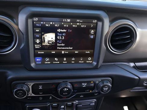 Used 2023 Jeep Gladiator Sport image 25