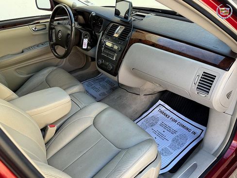 Used 2011 Cadillac DTS Luxury image 12