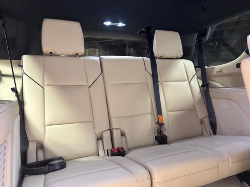 Used 2023 Cadillac Escalade Premium Luxury image 42