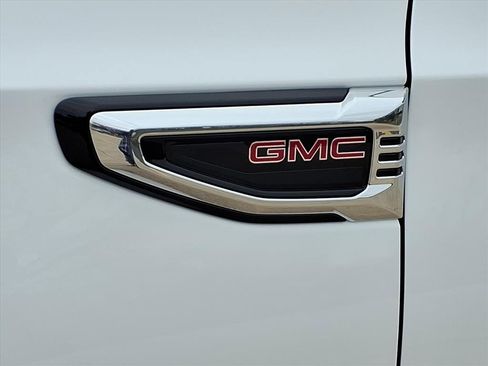 New 2026 GMC Yukon XL Elevation image 10